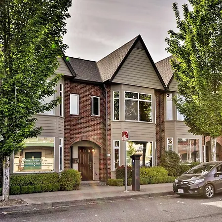 Modern Vancouver Townhome - Right On Main St!